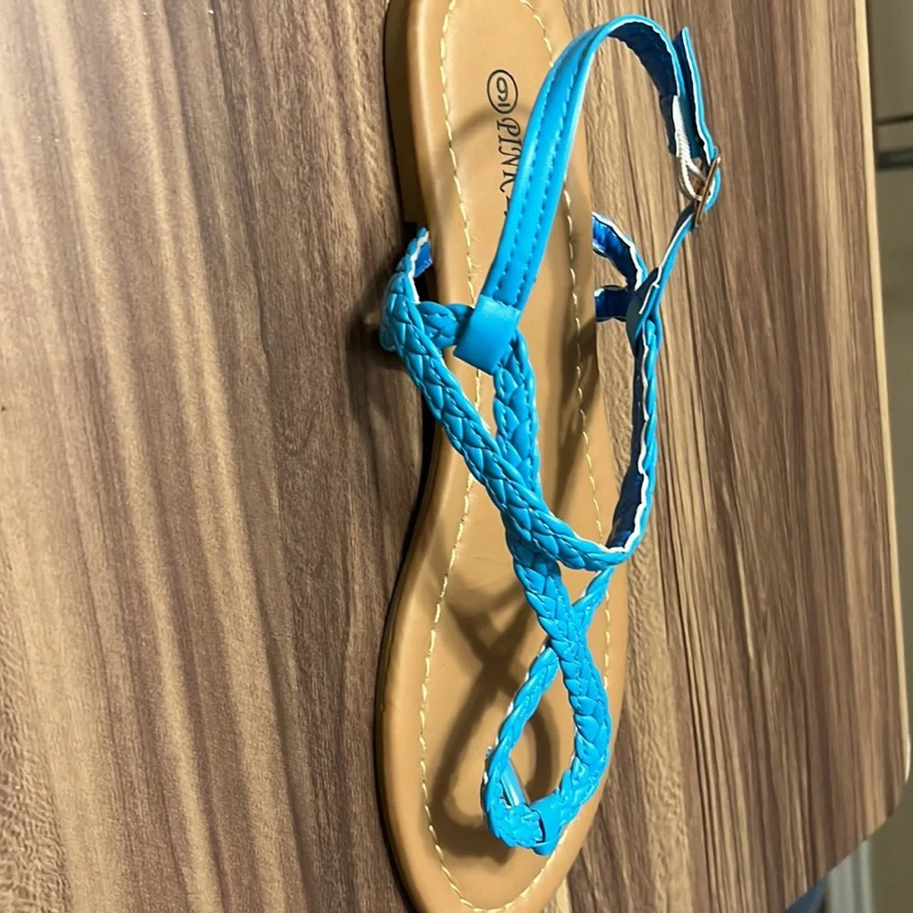 Sky blue thong sandals - Picture 7 of 11